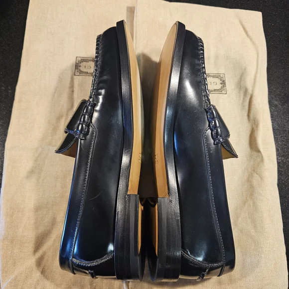New Gucci Black Leather Loafers For Men (Never Worn Outside)